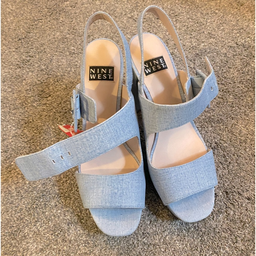 NWOT platform heels light wash denim